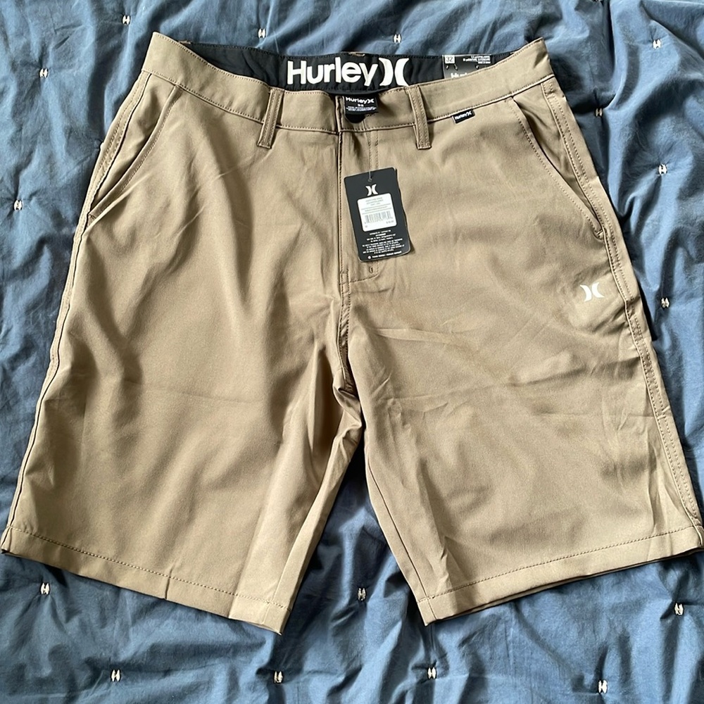 ✨NWT Hurley Walkshorts/boardies 32✨